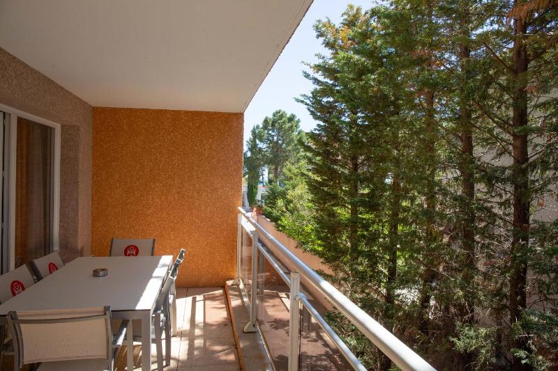 One-Bedroom Apartment image 1