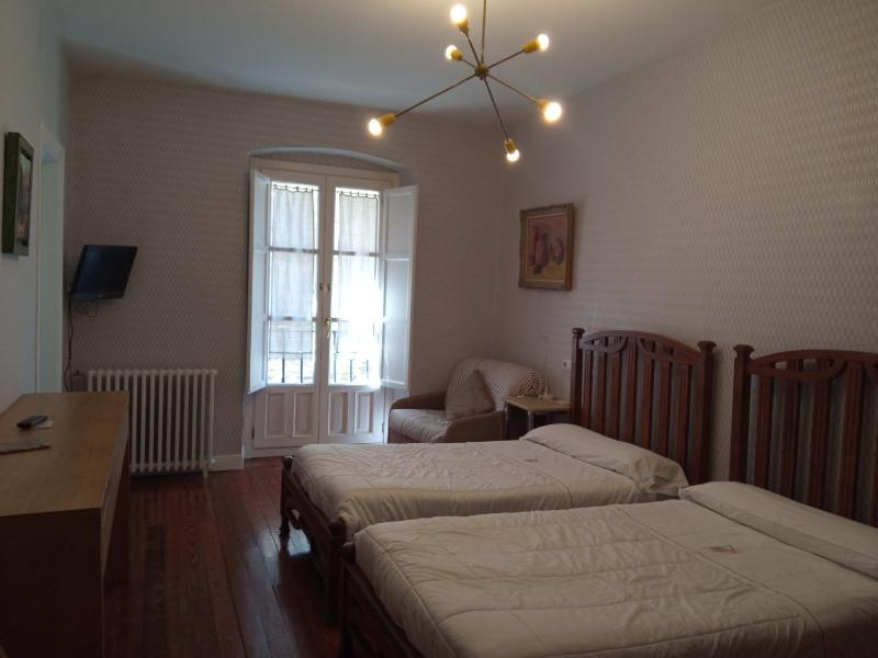 Twin Room image 1