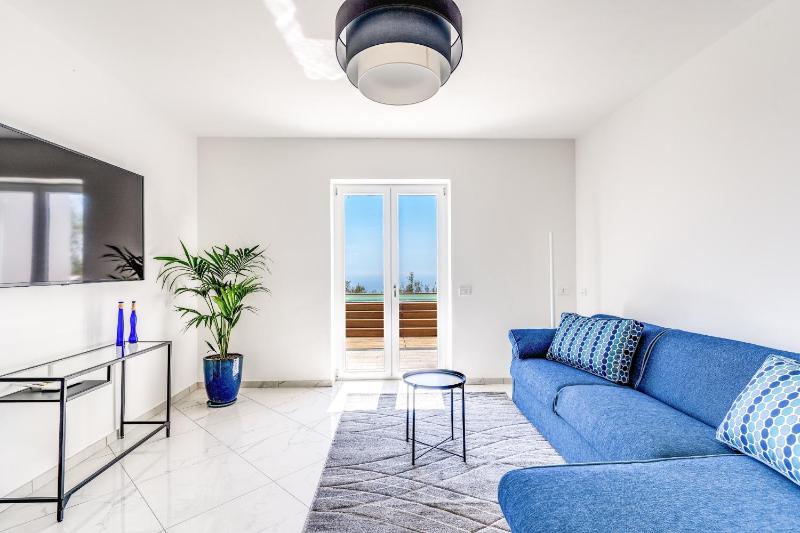 Villa Rusinella Minimalist Retreat with Sea Views by Feeling Italy - image 40