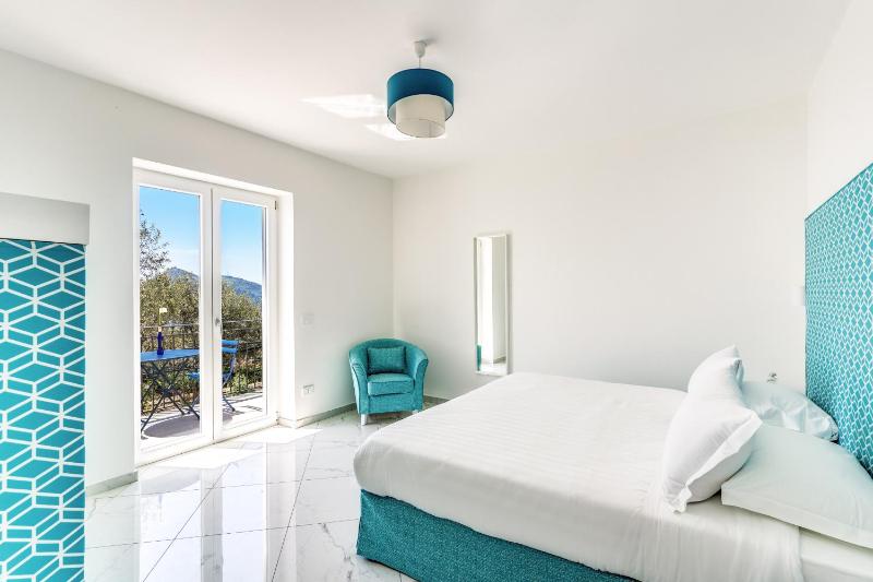 Villa Rusinella Minimalist Retreat with Sea Views by Feeling Italy - image 19