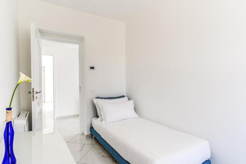 Villa Rusinella Minimalist Retreat with Sea Views by Feeling Italy - image 30