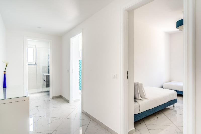 Villa Rusinella Minimalist Retreat with Sea Views by Feeling Italy - image 14