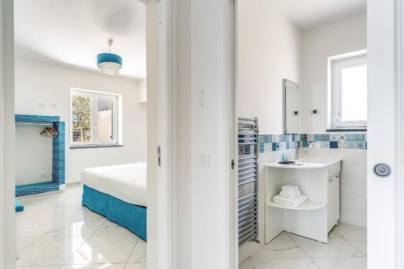 Villa Rusinella Minimalist Retreat with Sea Views by Feeling Italy - image 4