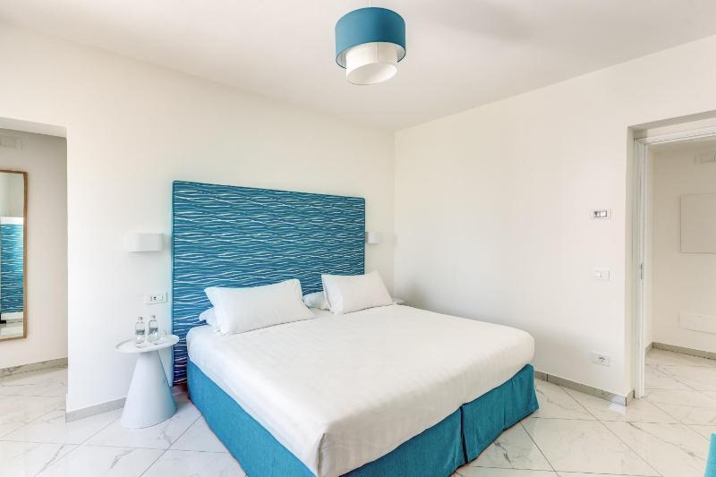 Villa Rusinella Minimalist Retreat with Sea Views by Feeling Italy - image 16