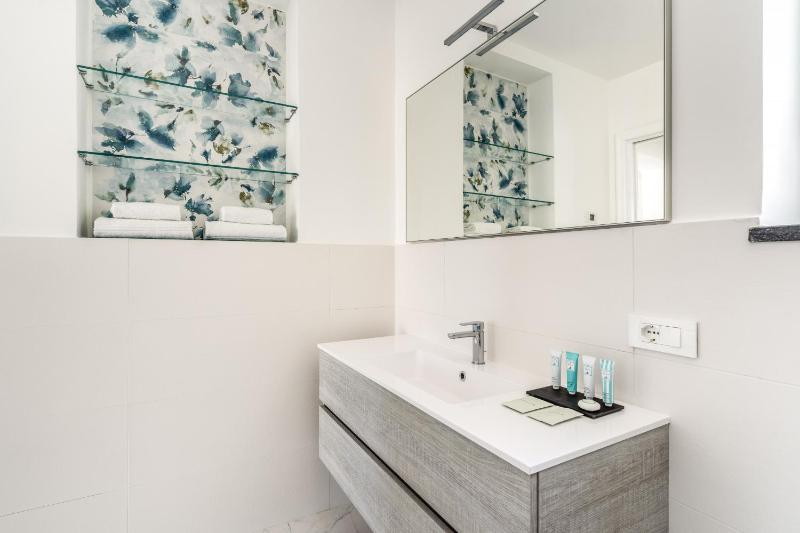 Villa Rusinella Minimalist Retreat with Sea Views by Feeling Italy - image 21