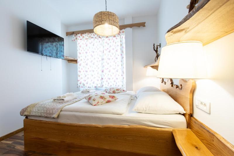 Double Room image 4