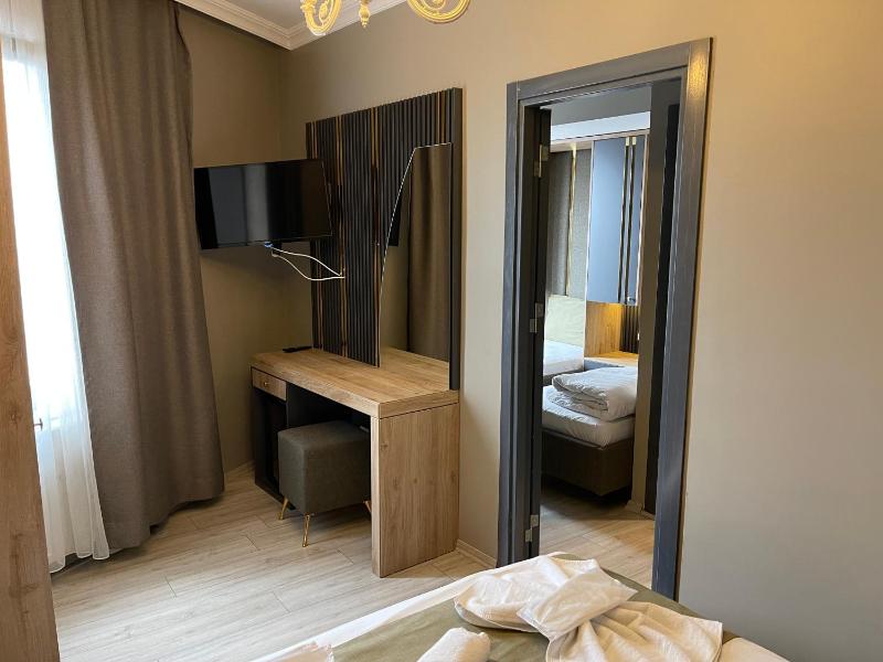 Family Room with Sea View image 4