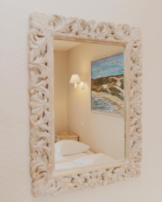 Twin Room image 3
