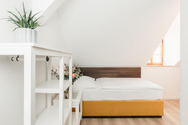 Single Room image 3