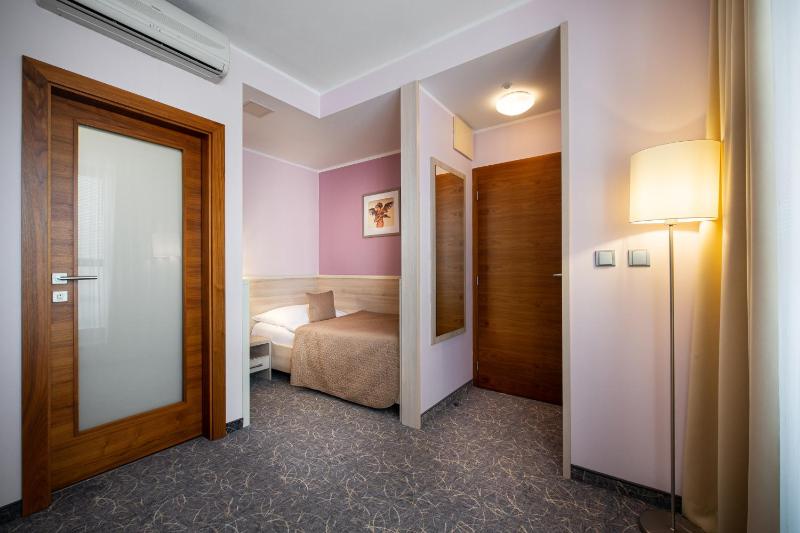 Single Room image 1