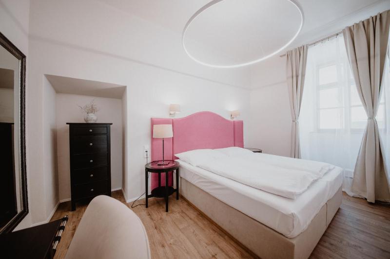 Double or Twin Room image 2