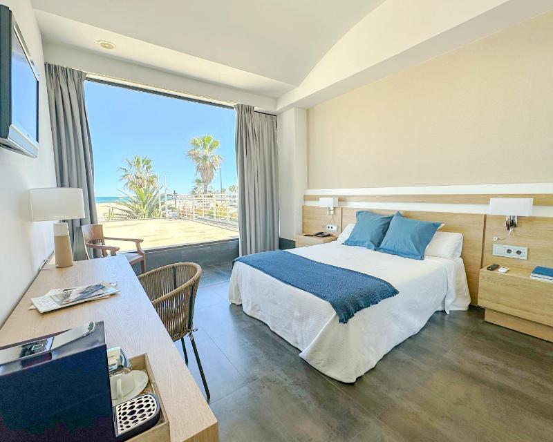 Junior Suite with Sea Views image 4