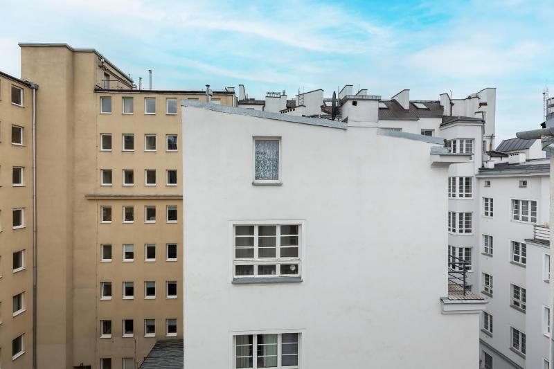 Warsaw City Centre Apartment Poznanska with Air-Conditioning by Noclegi Renters - image 10