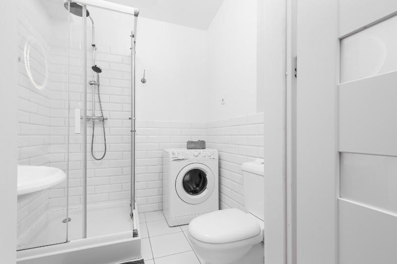 Warsaw City Centre Apartment Poznanska with Air-Conditioning by Noclegi Renters - image 8