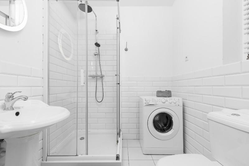 Warsaw City Centre Apartment Poznanska with Air-Conditioning by Noclegi Renters - image 16