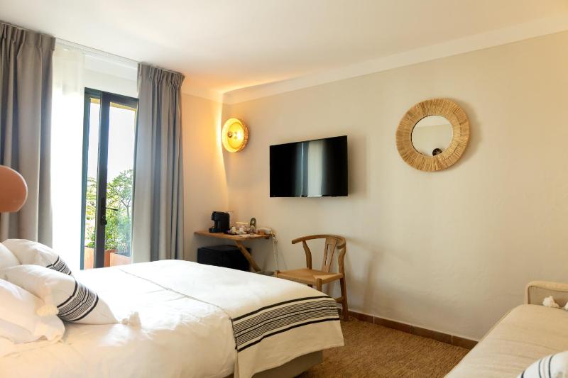 Comfort Double Room with Terrace image 1