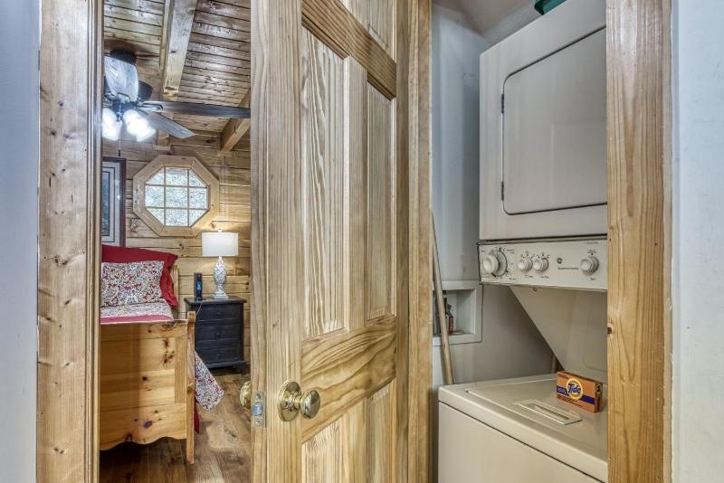 ER239 - Sleepy Bear cabin - image 13
