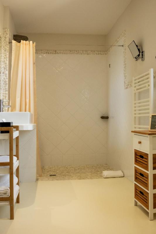 Superior Triple Room with Sea View image 2