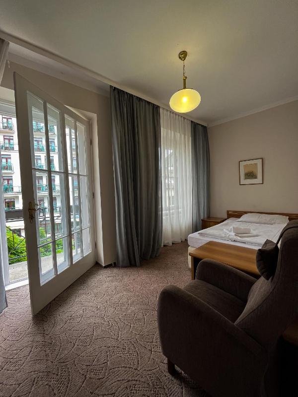 Standard Double Room image 1