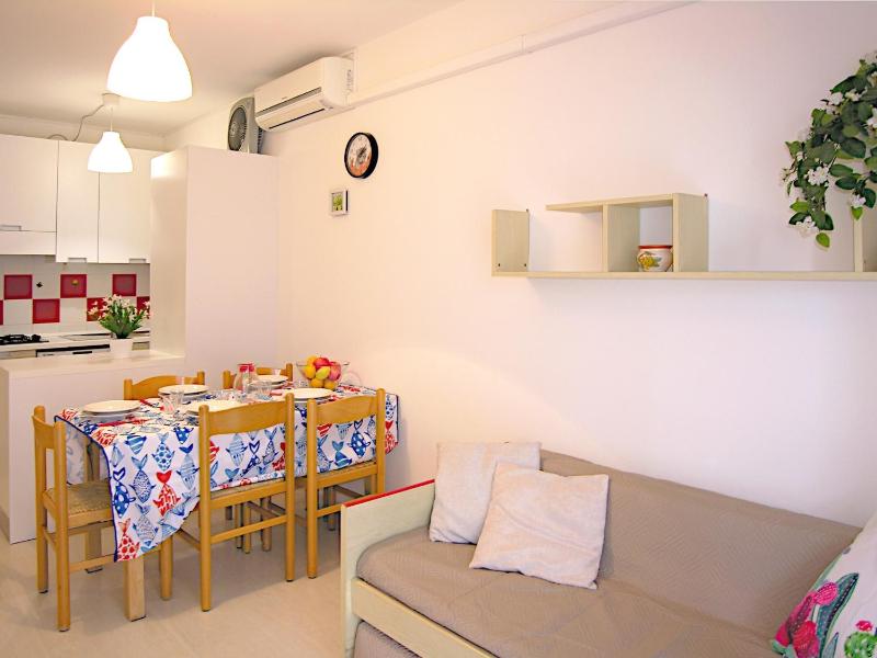 Appartamenti Urano with a family bedroom for 4 people and private locked garage - image 8