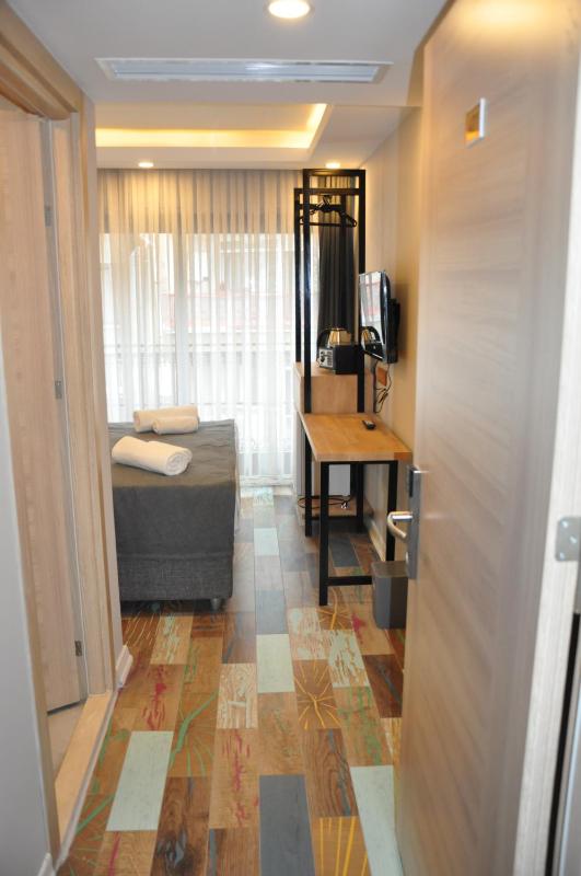 Budget Double Room image 3