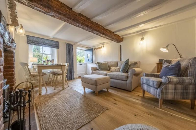 Muckledyke Cottage Images