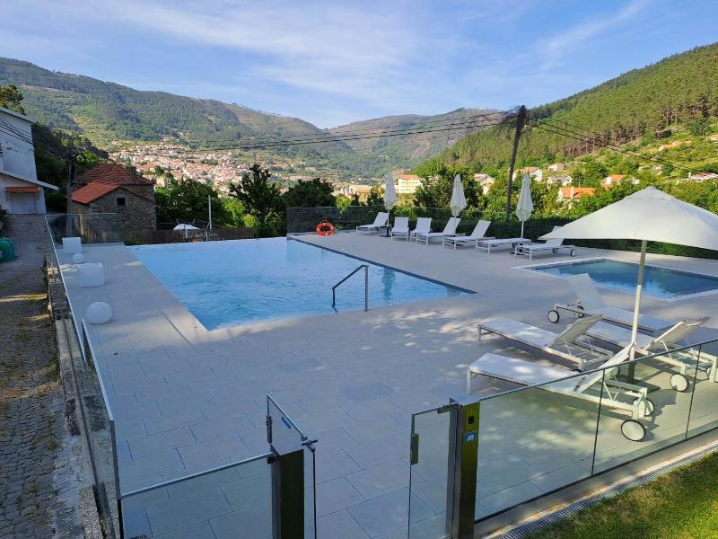 Superior Double or Twin Room with Garden View image 4
