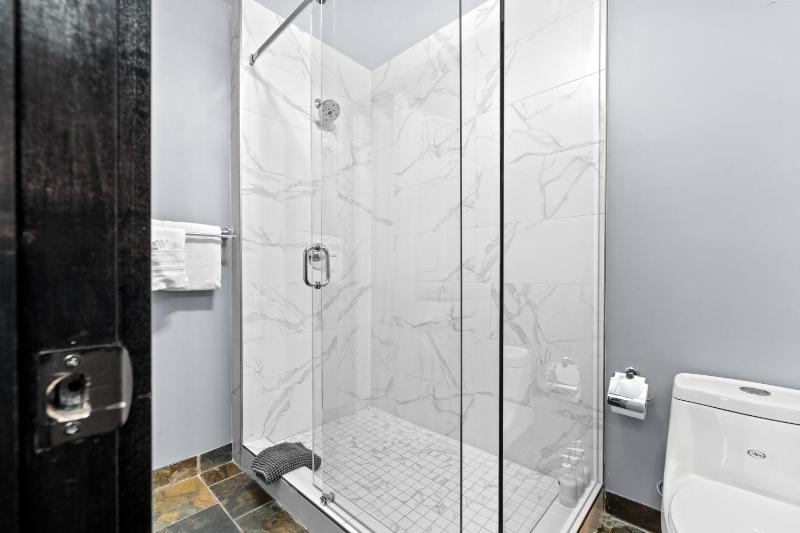 The Mountaineer by InstantSuites Pool & HotTub - image 43