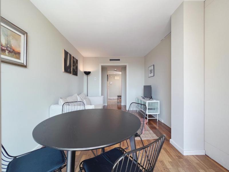 Stay U-nique Apartments Sants II - image 8