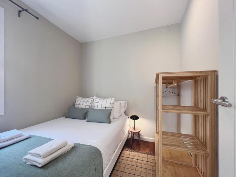 Stay U-nique Apartments Sants II - image 4