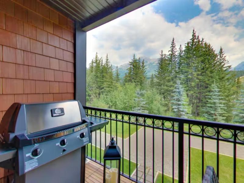 The Mountaineer by InstantSuites Pool & HotTub - image 18