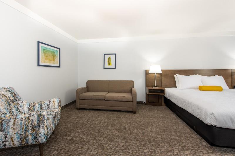 King Room - Non Smoking image 3