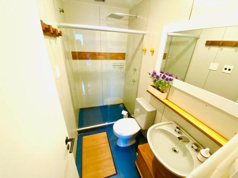Leblon Flat Service 2 Bedrooms Sea View - image 2
