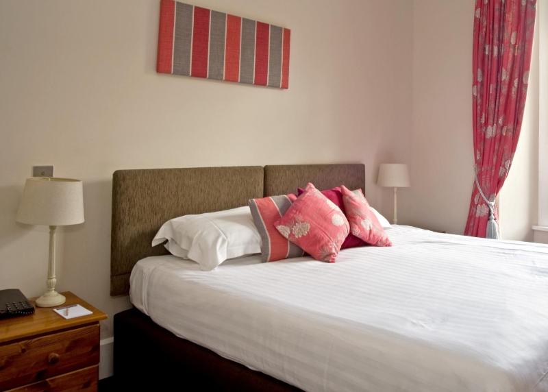 Classic Double Room image 1