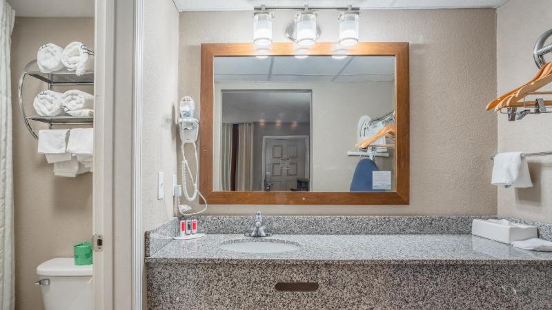 Double Room with Two Double Beds - Non-Smoking image 4