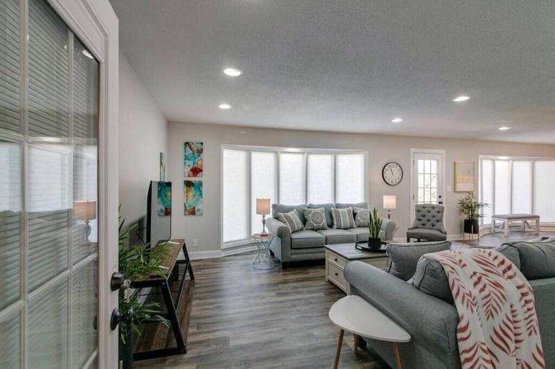 Seven-Bedroom Holiday Home image 1