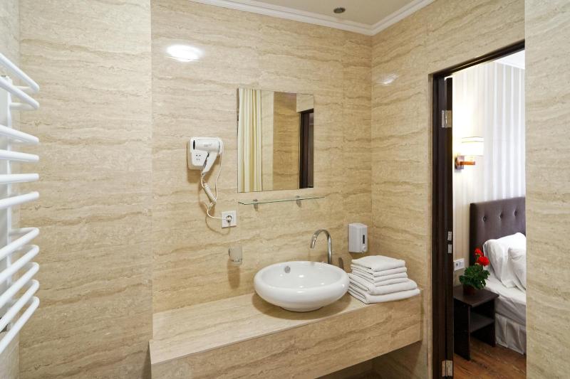 Double Room with Kitchenette and Treatment image 3