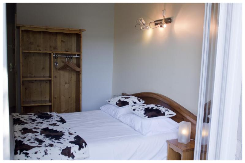 Double Room image 3