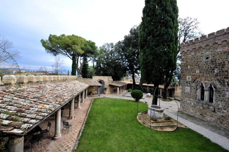 TH Perugia - Castello Di Monterone - image 41