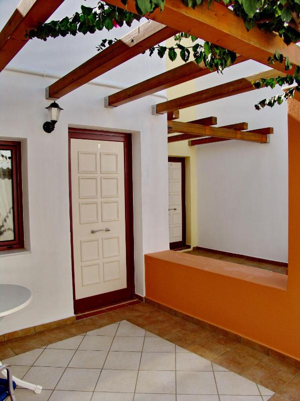 Studio (3 Adults) image 1