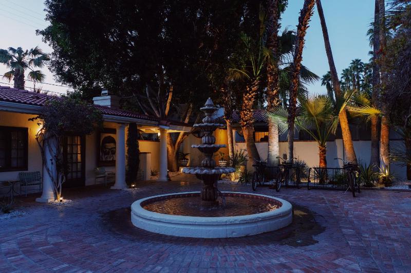 Villa Royale Inn - image 48