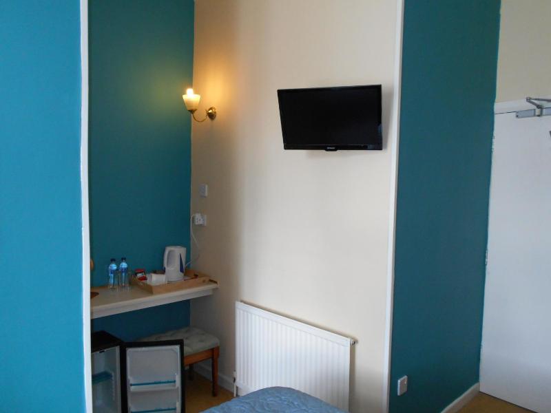 Cranborne Guest Accommodation Exclusively for Adults - image 4