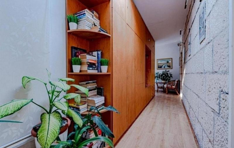 One-Bedroom Apartment with Terrace and Sea View image 2