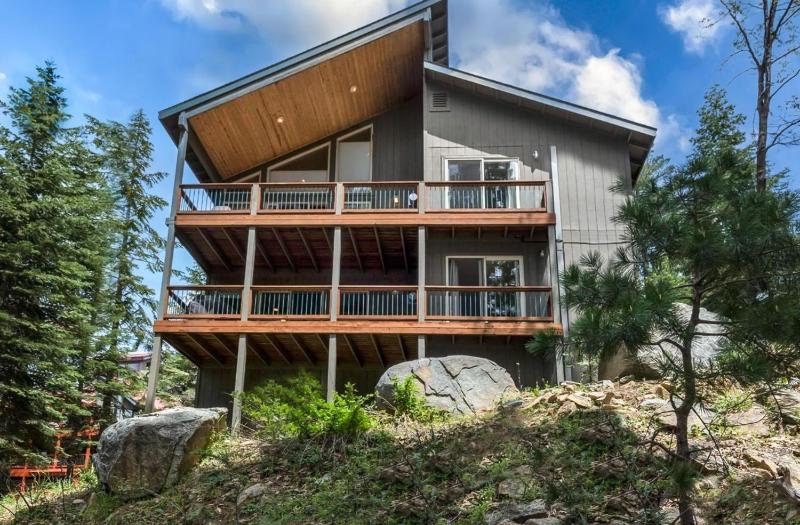 Three-Bedroom Holiday Home  image 2