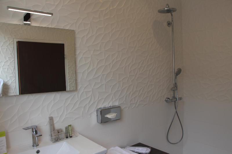 Superior Twin Room image 2