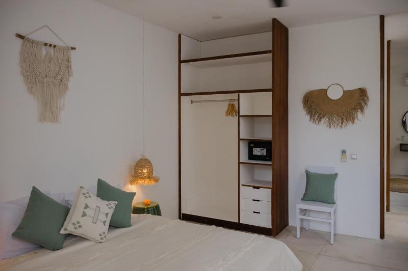 The Bed by The Sea - image 5