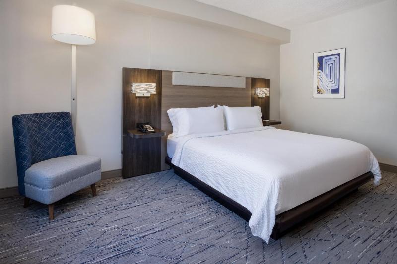 King Room - Mobility Access/Hearing Accessible image 2