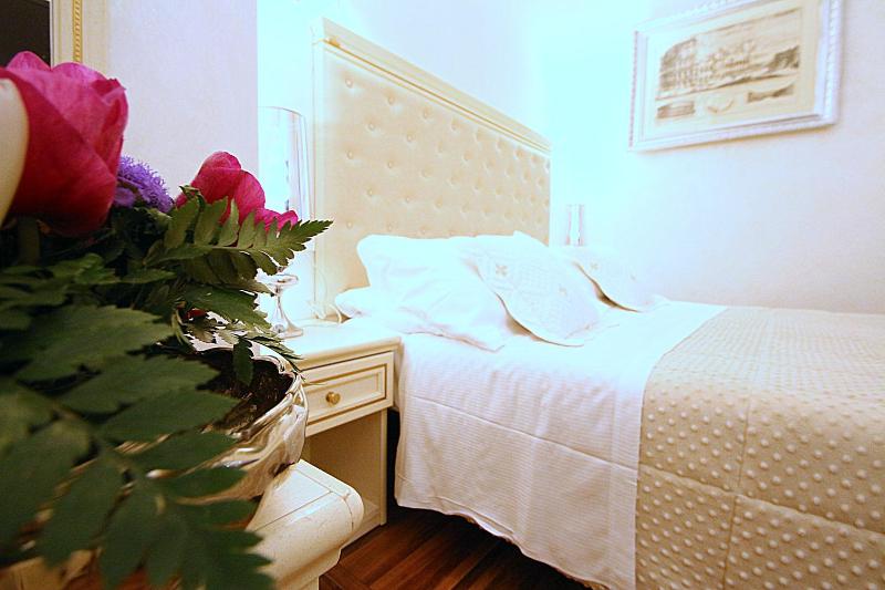 Standard Double or Twin Room image 3