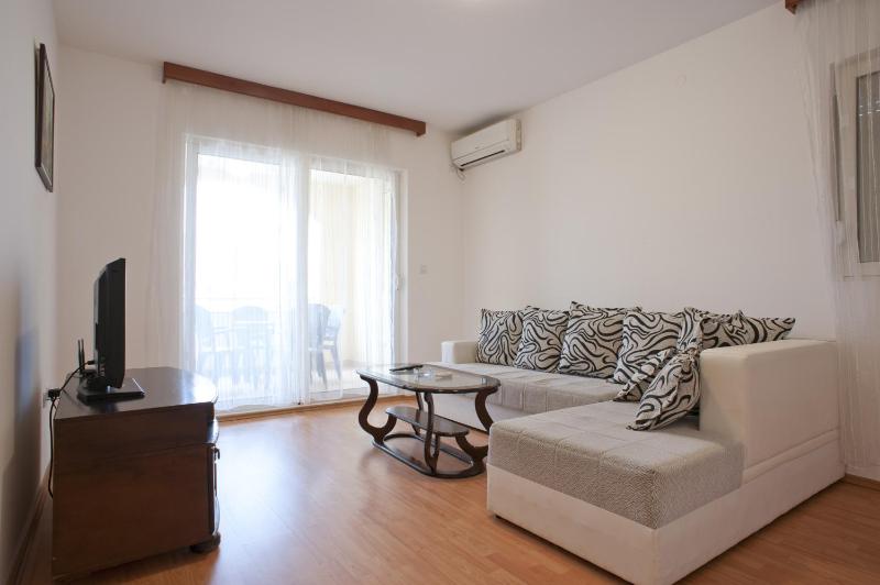 Two-Bedroom Apartment with Balcony image 4