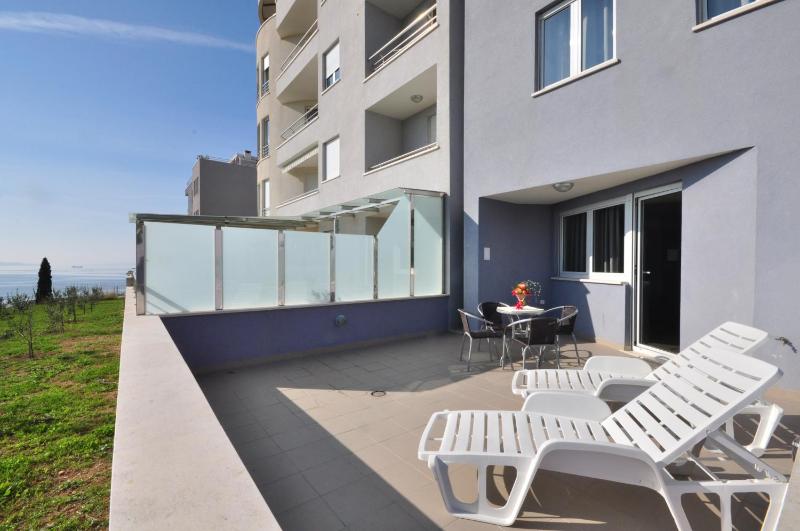 Studio with Terrace image 3